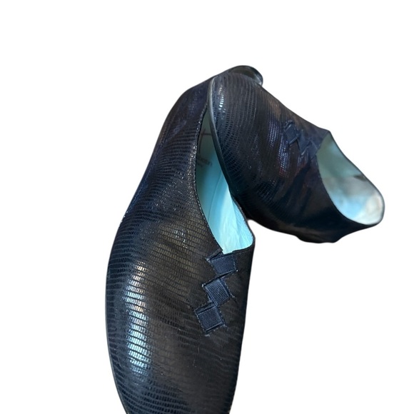 Thierry Rabotin 6.5 (36.5) Navy Textured Flats in very very good condition - Picture 9 of 10